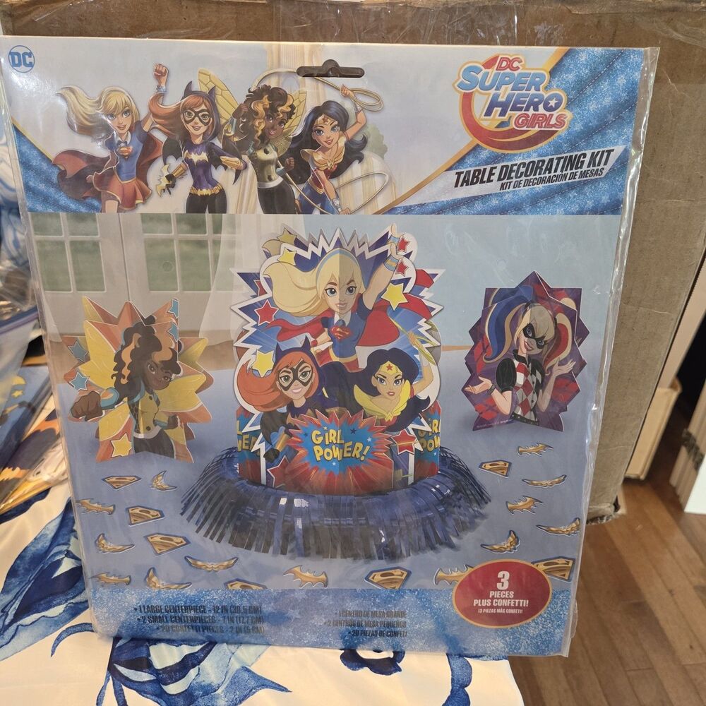 DC Super Hero Girls Table Decorating Kit